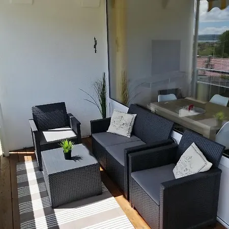 Sonnige Mit Seeblick