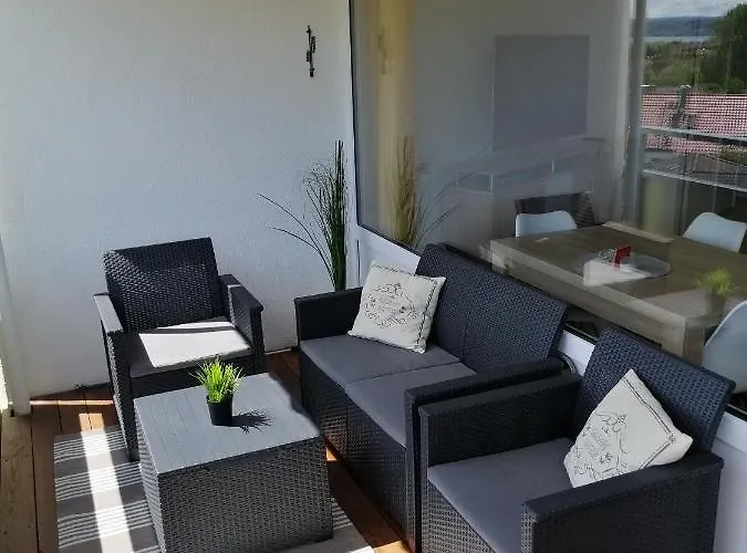 Sonnige Mit Seeblick